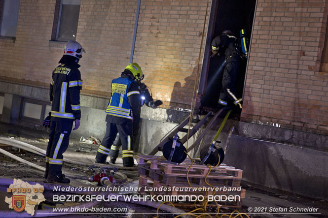 20210921 B4 Großbrand im Gewerbepark Traiskirchen 20210921 B4 Großbrand im Gewerbepark Traiskirchen