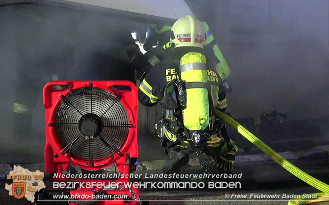 20211010 Nächtlicher Garagenbrand in Badener Innenstadt  Foto: © Freiwillige Feuerwehr Baden-Stadt