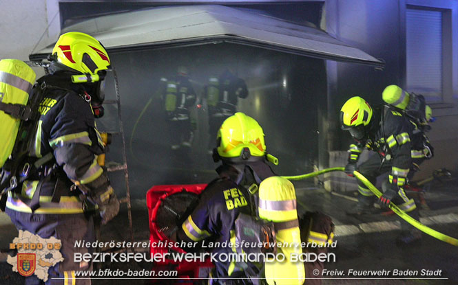 20211010 Nächtlicher Garagenbrand in Badener Innenstadt  Foto: © Freiwillige Feuerwehr Baden-Stadt