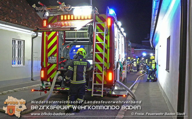20211010 Nächtlicher Garagenbrand in Badener Innenstadt  Foto: © Freiwillige Feuerwehr Baden-Stadt