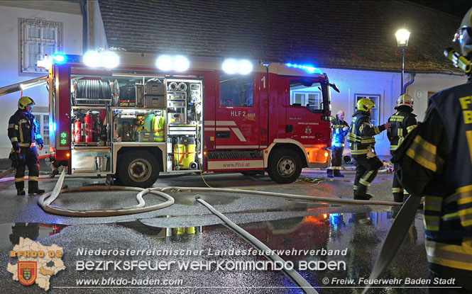 20211010 Nächtlicher Garagenbrand in Badener Innenstadt  Foto: © Freiwillige Feuerwehr Baden-Stadt