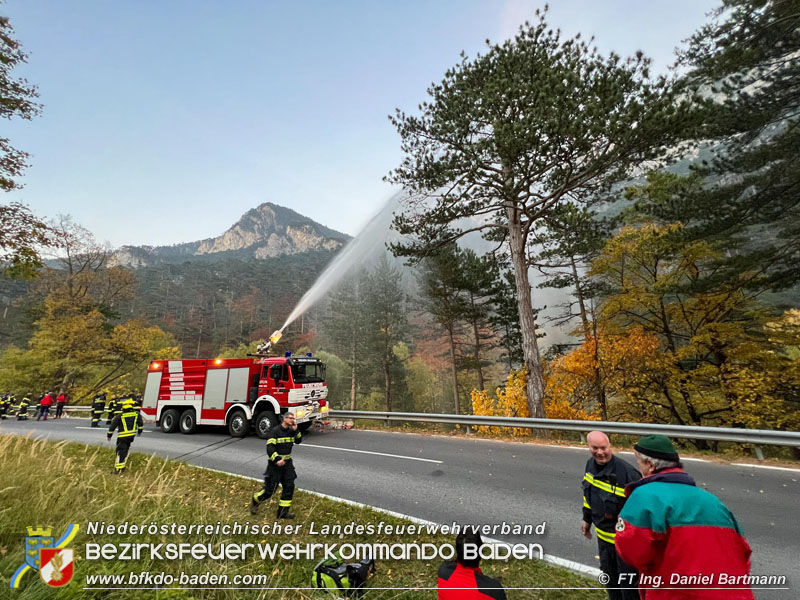 20211027 KHD Einsatz Waldbrand Hirschwang an der Rax Bezirk Neunkirchen Foto: Ing. Daniel Bartmann 20211027 KHD Einsatz Waldbrand Hirschwang an der Rax Bezirk Neunkirchen Foto: Ing. Daniel Bartmann