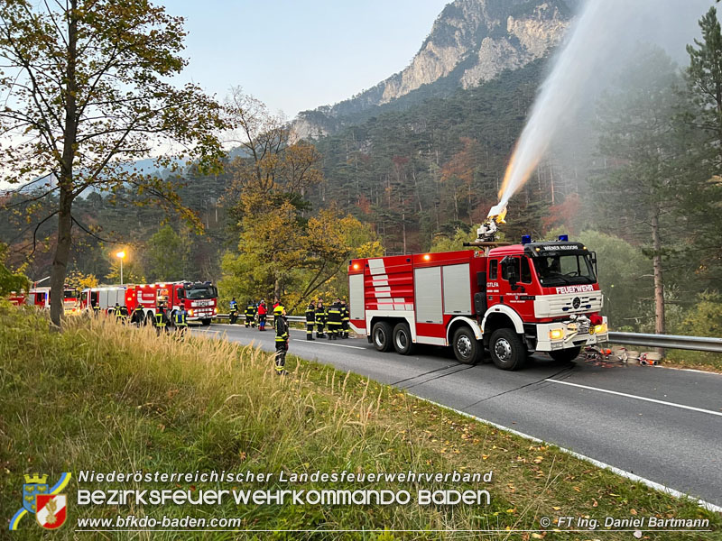 20211027 KHD Einsatz Waldbrand Hirschwang an der Rax Bezirk Neunkirchen Foto: Ing. Daniel Bartmann 20211027 KHD Einsatz Waldbrand Hirschwang an der Rax Bezirk Neunkirchen Foto: Ing. Daniel Bartmann