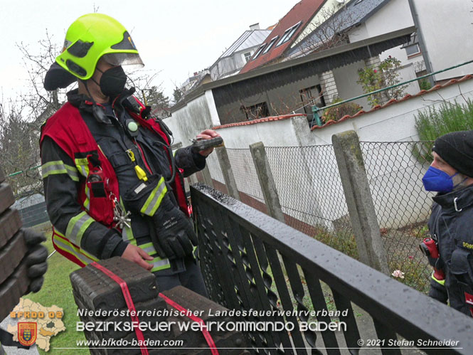 20211126 Braunkohle Briketts lösen CO Alarm in Baden aus Foto: © Stefan Schneider BFKDO BADEN 20211126 Braunkohle Briketts lösen CO Alarm in Baden aus Foto: © Stefan Schneider BFKDO BADEN
