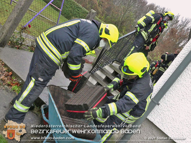20211126 Braunkohle Briketts lösen CO Alarm in Baden aus Foto: © Stefan Schneider BFKDO BADEN 20211126 Braunkohle Briketts lösen CO Alarm in Baden aus Foto: © Stefan Schneider BFKDO BADEN