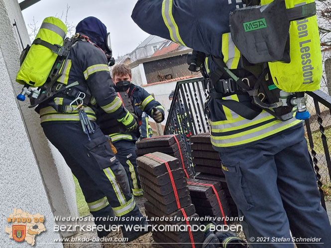 20211126 Braunkohle Briketts lösen CO Alarm in Baden aus Foto: © Stefan Schneider BFKDO BADEN 20211126 Braunkohle Briketts lösen CO Alarm in Baden aus Foto: © Stefan Schneider BFKDO BADEN