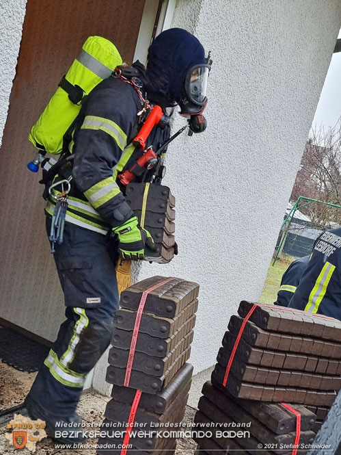 20211126 Braunkohle Briketts lösen CO Alarm in Baden aus Foto: © Stefan Schneider BFKDO BADEN 20211126 Braunkohle Briketts lösen CO Alarm in Baden aus Foto: © Stefan Schneider BFKDO BADEN