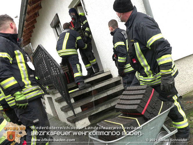 20211126 Braunkohle Briketts lösen CO Alarm in Baden aus Foto: © Stefan Schneider BFKDO BADEN 20211126 Braunkohle Briketts lösen CO Alarm in Baden aus Foto: © Stefan Schneider BFKDO BADEN
