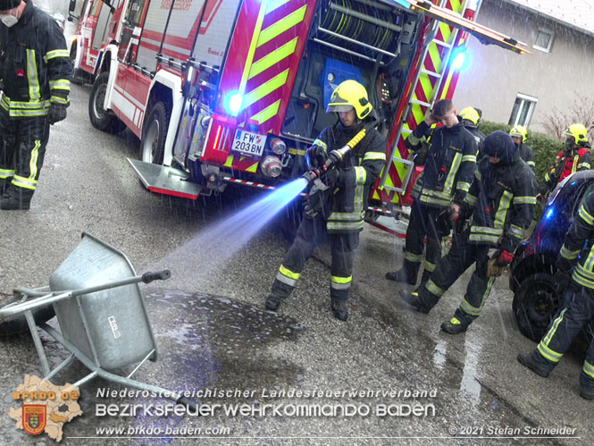20211126 Braunkohle Briketts lösen CO Alarm in Baden aus Foto: © Stefan Schneider BFKDO BADEN 20211126 Braunkohle Briketts lösen CO Alarm in Baden aus Foto: © Stefan Schneider BFKDO BADEN