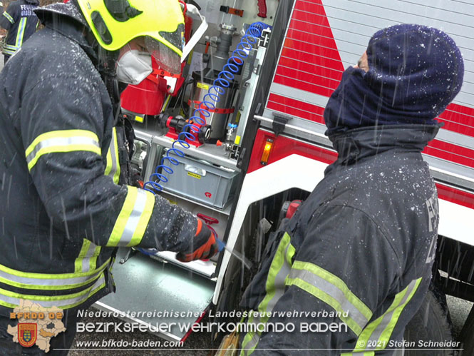 20211126 Braunkohle Briketts lösen CO Alarm in Baden aus Foto: © Stefan Schneider BFKDO BADEN 20211126 Braunkohle Briketts lösen CO Alarm in Baden aus Foto: © Stefan Schneider BFKDO BADEN