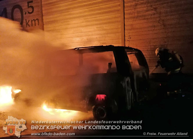 20211128 Fahrzeug auf der A21 im Vollbrand Foto: Fahrzeug auf der A21 im Vollbrand Foto: © Freiwillige Feuerwehr Alland 20211128 Fahrzeug auf der A21 im Vollbrand Foto: Fahrzeug auf der A21 im Vollbrand Foto: © Freiwillige Feuerwehr Alland
