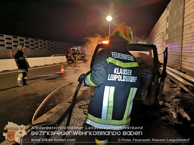 20211128 Fahrzeug auf der A21 im Vollbrand Foto: Fahrzeug auf der A21 im Vollbrand Foto: © Freiwillige Feuerwehr Klausen-Leopoldsdorf 20211128 Fahrzeug auf der A21 im Vollbrand Foto: Fahrzeug auf der A21 im Vollbrand Foto: © Freiwillige Feuerwehr Klausen-Leopoldsdorf