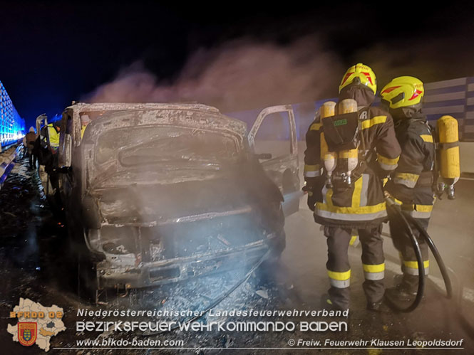 20211128 Fahrzeug auf der A21 im Vollbrand Foto: Fahrzeug auf der A21 im Vollbrand Foto: © Freiwillige Feuerwehr Klausen-Leopoldsdorf 20211128 Fahrzeug auf der A21 im Vollbrand Foto: Fahrzeug auf der A21 im Vollbrand Foto: © Freiwillige Feuerwehr Klausen-Leopoldsdorf