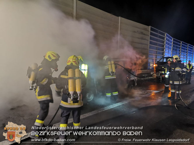 20211128 Fahrzeug auf der A21 im Vollbrand Foto: Fahrzeug auf der A21 im Vollbrand Foto: © Freiwillige Feuerwehr Klausen-Leopoldsdorf 20211128 Fahrzeug auf der A21 im Vollbrand Foto: Fahrzeug auf der A21 im Vollbrand Foto: © Freiwillige Feuerwehr Klausen-Leopoldsdorf