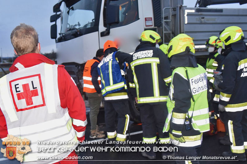 20211201 Menschenrettung nach Verkehrsunfall auf der B17 Foto: © Thomas Lenger Monatsrevue.at 20211201 Menschenrettung nach Verkehrsunfall auf der B17 Foto: © Thomas Lenger Monatsrevue.at