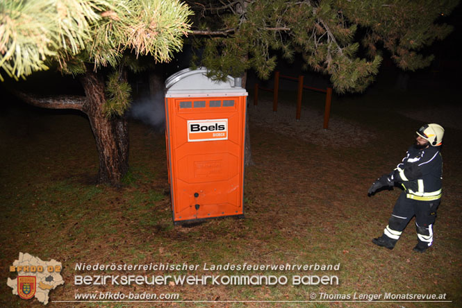 20211208 Brand einer mobilen Toilette in Unterwaltersdorf Foto: © Thomas Lenger Monatsreveue.at 20211208 Brand einer mobilen Toilette in Unterwaltersdorf Foto: © Thomas Lenger Monatsreveue.at