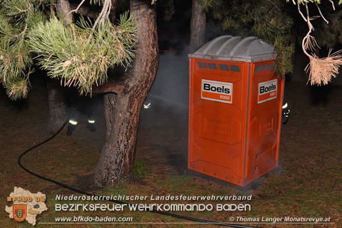 20211208 Brand einer mobilen Toilette in Unterwaltersdorf Foto: © Thomas Lenger Monatsreveue.at 20211208 Brand einer mobilen Toilette in Unterwaltersdorf Foto: © Thomas Lenger Monatsreveue.at