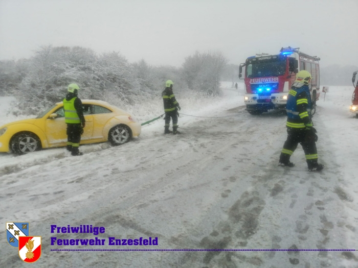 20211209 Fahrzeugbergung bei Enzesfeld   Foto: © Freiwillige Feuerwehr Enzesfeld