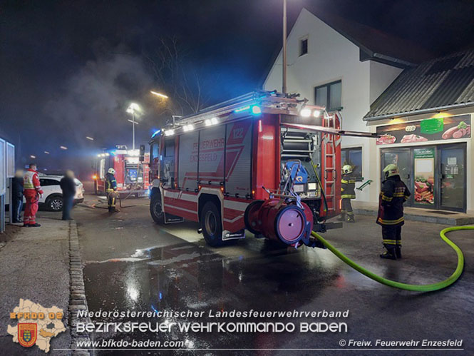 20211216 Nächtlicher Brand in einem Enzesfelder Fleischereibetrieb   Foto: © Freiwillige Feuerwehr Enzesfeld / Reinhard Wafrek 