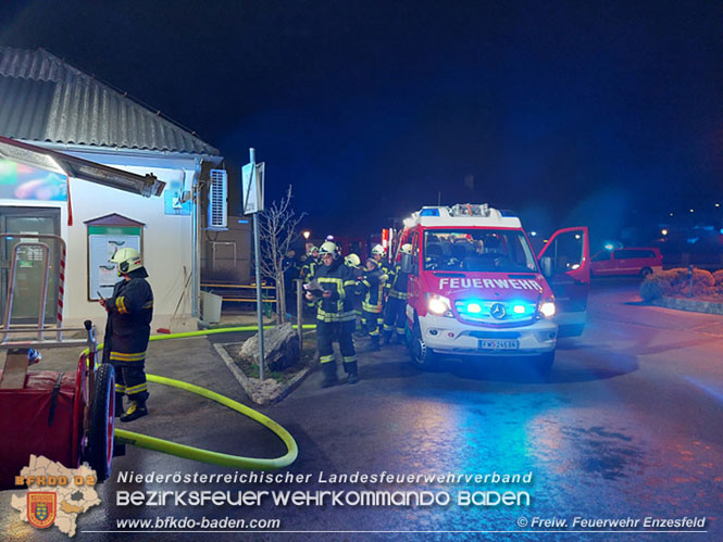 20211216 Nächtlicher Brand in einem Enzesfelder Fleischereibetrieb   Foto: © Freiwillige Feuerwehr Enzesfeld / Reinhard Wafrek 