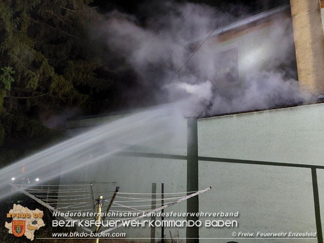 20211216 Nächtlicher Brand in einem Enzesfelder Fleischereibetrieb   Foto: © Freiwillige Feuerwehr Enzesfeld / Reinhard Wafrek 