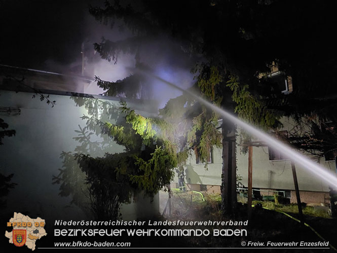 20211216 Nächtlicher Brand in einem Enzesfelder Fleischereibetrieb   Foto: © Freiwillige Feuerwehr Enzesfeld / Reinhard Wafrek 