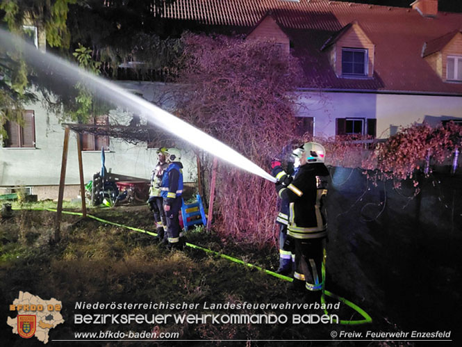 20211216 Nächtlicher Brand in einem Enzesfelder Fleischereibetrieb   Foto: © Freiwillige Feuerwehr Enzesfeld / Reinhard Wafrek 