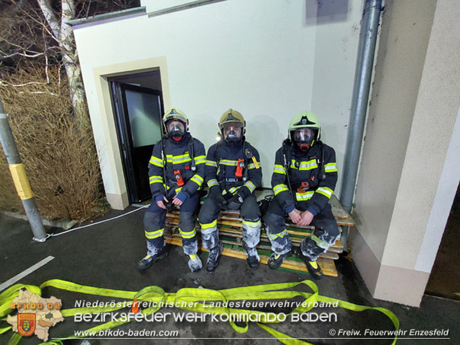 20211216 Nächtlicher Brand in einem Enzesfelder Fleischereibetrieb   Foto: © Freiwillige Feuerwehr Enzesfeld / Reinhard Wafrek 