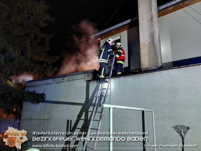 20211216 Nächtlicher Brand in einem Enzesfelder Fleischereibetrieb   Foto: © Freiwillige Feuerwehr Enzesfeld / Reinhard Wafrek 