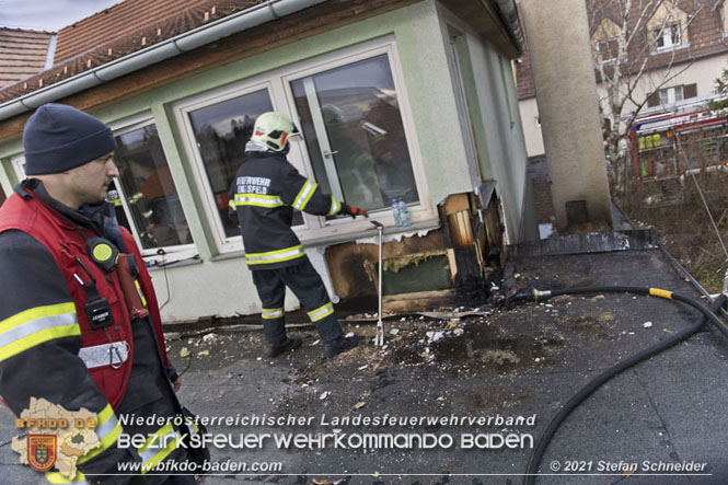 20211216 Nächtlicher Brand in einem Enzesfelder Fleischereibetrieb   Foto: © Stefan Schneider BFKDO Baden