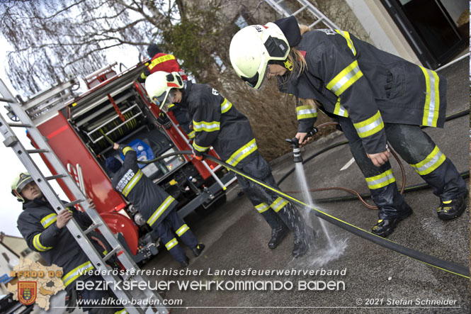 20211216 Nächtlicher Brand in einem Enzesfelder Fleischereibetrieb   Foto: © Stefan Schneider BFKDO Baden