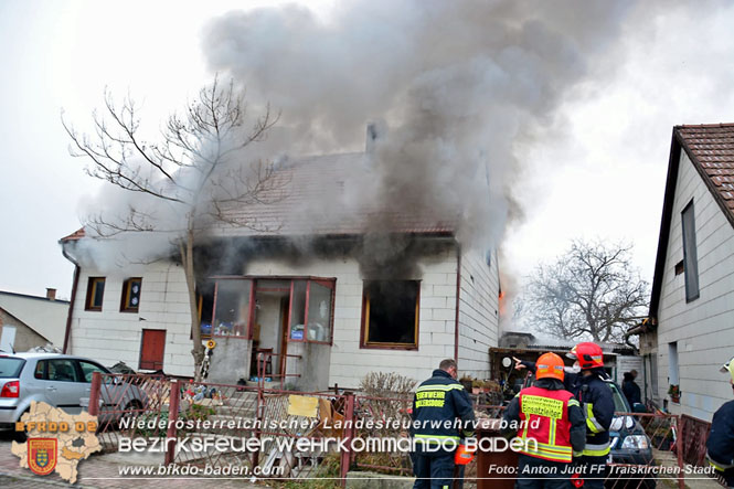 20211227 Wohnhausbrand in Traiskirchen Ortsteil Moellersdorf Foto: Anton Judt FF Traiskirchen-Stadt 20211227 Wohnhausbrand in Traiskirchen Ortsteil Moellersdorf Foto: Anton Judt FF Traiskirchen-Stadt