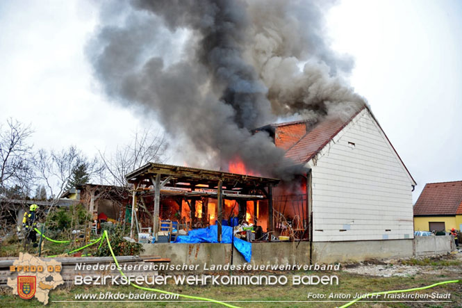 20211227 Wohnhausbrand in Traiskirchen Ortsteil Moellersdorf Foto: Anton Judt FF Traiskirchen-Stadt 20211227 Wohnhausbrand in Traiskirchen Ortsteil Moellersdorf Foto: Anton Judt FF Traiskirchen-Stadt
