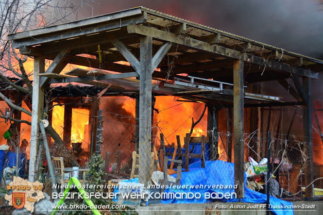 20211227 Wohnhausbrand in Traiskirchen Ortsteil Moellersdorf Foto: Anton Judt FF Traiskirchen-Stadt 20211227 Wohnhausbrand in Traiskirchen Ortsteil Moellersdorf Foto: Anton Judt FF Traiskirchen-Stadt