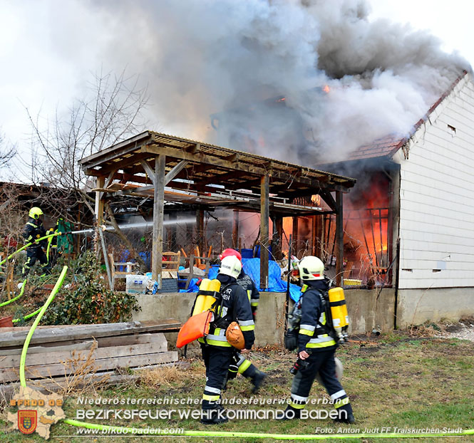 20211227 Wohnhausbrand in Traiskirchen Ortsteil Moellersdorf Foto: Anton Judt FF Traiskirchen-Stadt 20211227 Wohnhausbrand in Traiskirchen Ortsteil Moellersdorf Foto: Anton Judt FF Traiskirchen-Stadt