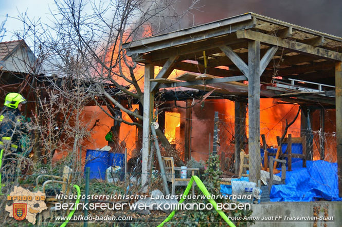 20211227 Wohnhausbrand in Traiskirchen Ortsteil Moellersdorf Foto: Anton Judt FF Traiskirchen-Stadt 20211227 Wohnhausbrand in Traiskirchen Ortsteil Moellersdorf Foto: Anton Judt FF Traiskirchen-Stadt
