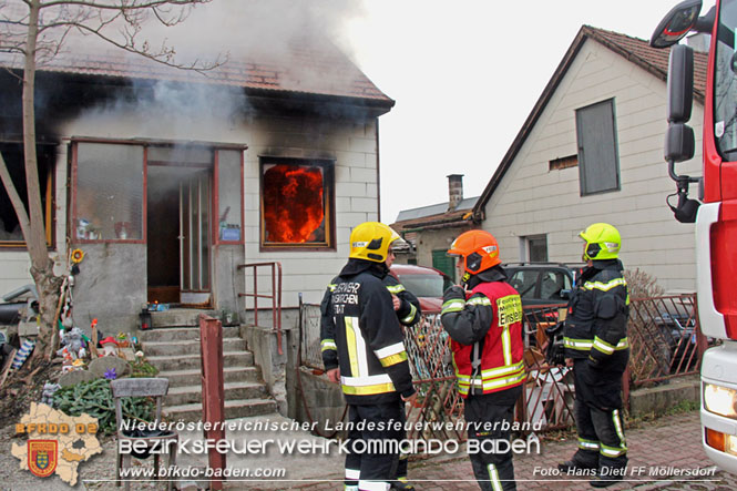 20211227 Wohnhausbrand in Traiskirchen Ortsteil Moellersdorf  Foto: Hans Dietl FF Moellersdorf