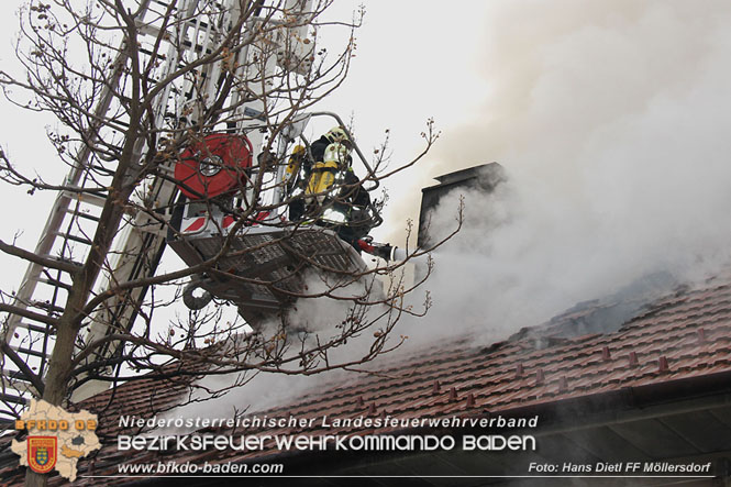 20211227 Wohnhausbrand in Traiskirchen Ortsteil Moellersdorf  Foto: Hans Dietl FF Moellersdorf