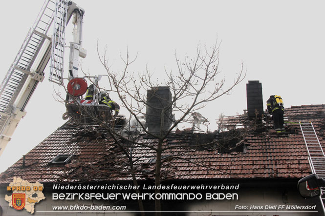 20211227 Wohnhausbrand in Traiskirchen Ortsteil Moellersdorf  Foto: Hans Dietl FF Moellersdorf