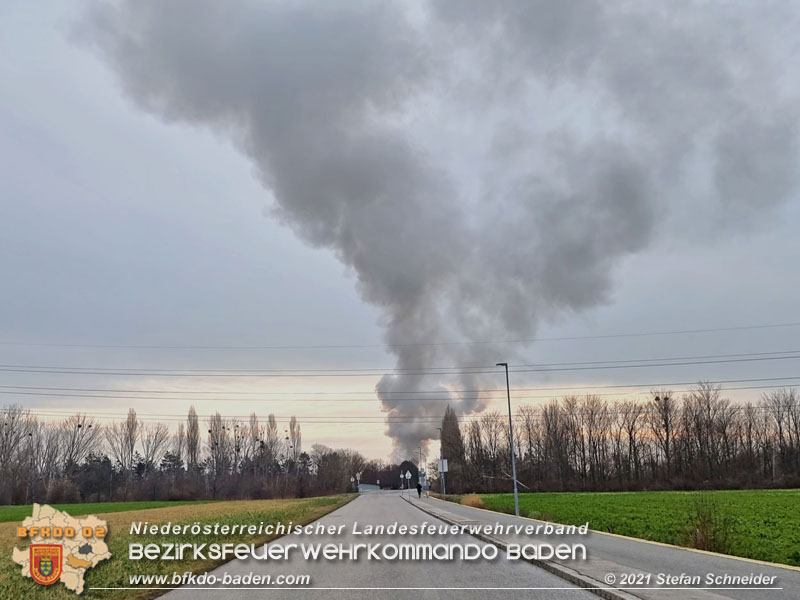 20211227 Wohnhausbrand in Traiskirchen Ortsteil Moellersdorf  Foto: Stefan Schneider BFKDO Baden