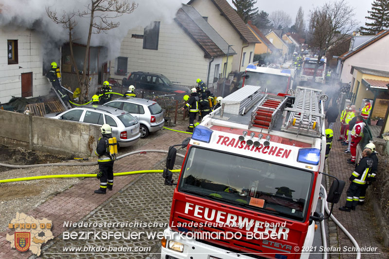 20211227 Wohnhausbrand in Traiskirchen Ortsteil Moellersdorf Foto: Stefan Schneider BFKDO Baden 20211227 Wohnhausbrand in Traiskirchen Ortsteil Moellersdorf Foto: Stefan Schneider BFKDO Baden