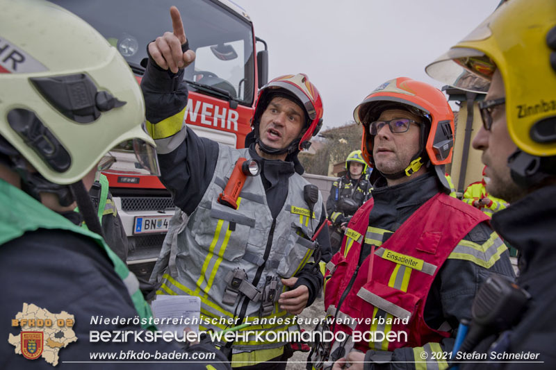 20211227 Wohnhausbrand in Traiskirchen Ortsteil Moellersdorf Foto: Stefan Schneider BFKDO Baden 20211227 Wohnhausbrand in Traiskirchen Ortsteil Moellersdorf Foto: Stefan Schneider BFKDO Baden