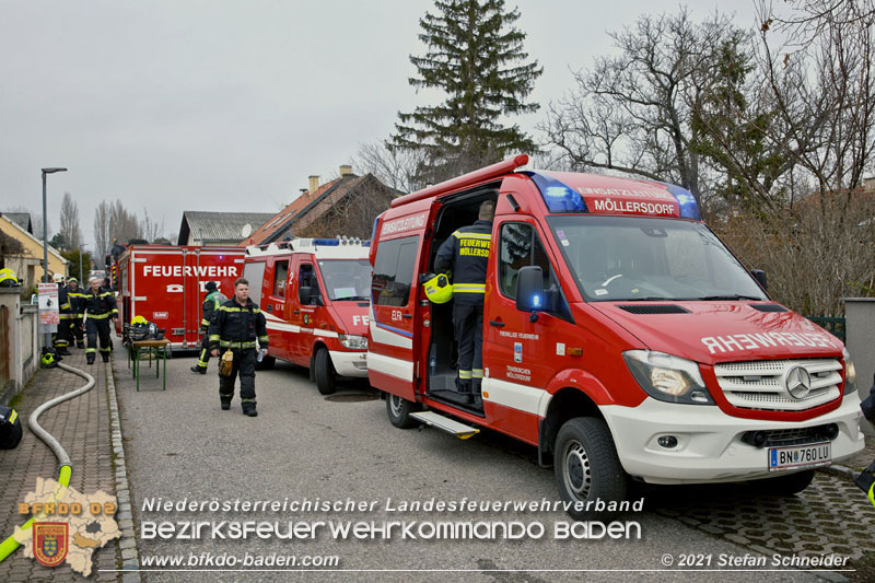 20211227 Wohnhausbrand in Traiskirchen Ortsteil Moellersdorf Foto: Stefan Schneider BFKDO Baden 20211227 Wohnhausbrand in Traiskirchen Ortsteil Moellersdorf Foto: Stefan Schneider BFKDO Baden