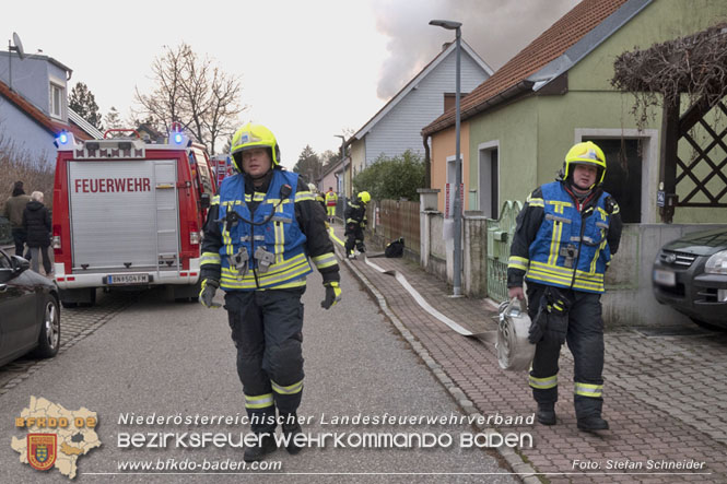 20211227 Wohnhausbrand in Traiskirchen Ortsteil Moellersdorf Foto: Stefan Schneider BFKDO Baden 20211227 Wohnhausbrand in Traiskirchen Ortsteil Moellersdorf Foto: Stefan Schneider BFKDO Baden