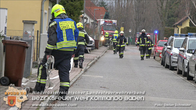 20211227 Wohnhausbrand in Traiskirchen Ortsteil Moellersdorf Foto: Stefan Schneider BFKDO Baden 20211227 Wohnhausbrand in Traiskirchen Ortsteil Moellersdorf Foto: Stefan Schneider BFKDO Baden