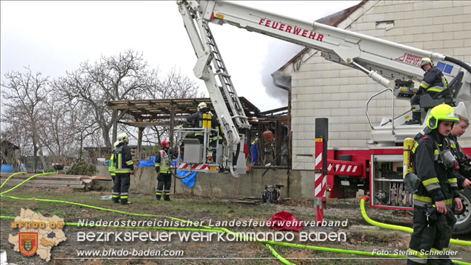 20211227 Wohnhausbrand in Traiskirchen Ortsteil Moellersdorf Foto: Stefan Schneider BFKDO Baden 20211227 Wohnhausbrand in Traiskirchen Ortsteil Moellersdorf Foto: Stefan Schneider BFKDO Baden