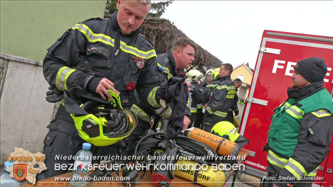 20211227 Wohnhausbrand in Traiskirchen Ortsteil Moellersdorf Foto: Stefan Schneider BFKDO Baden 20211227 Wohnhausbrand in Traiskirchen Ortsteil Moellersdorf Foto: Stefan Schneider BFKDO Baden