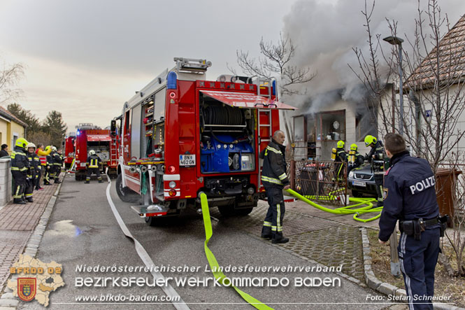 20211227 Wohnhausbrand in Traiskirchen Ortsteil Moellersdorf Foto: Stefan Schneider BFKDO Baden 20211227 Wohnhausbrand in Traiskirchen Ortsteil Moellersdorf Foto: Stefan Schneider BFKDO Baden