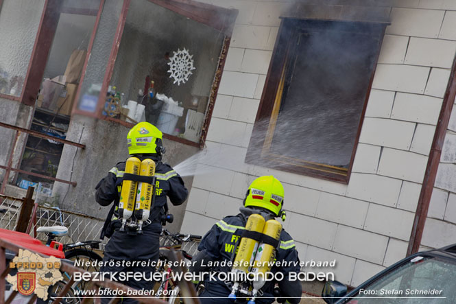 20211227 Wohnhausbrand in Traiskirchen Ortsteil Moellersdorf Foto: Stefan Schneider BFKDO Baden 20211227 Wohnhausbrand in Traiskirchen Ortsteil Moellersdorf Foto: Stefan Schneider BFKDO Baden