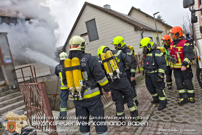 20211227 Wohnhausbrand in Traiskirchen Ortsteil Moellersdorf Foto: Stefan Schneider BFKDO Baden 20211227 Wohnhausbrand in Traiskirchen Ortsteil Moellersdorf Foto: Stefan Schneider BFKDO Baden